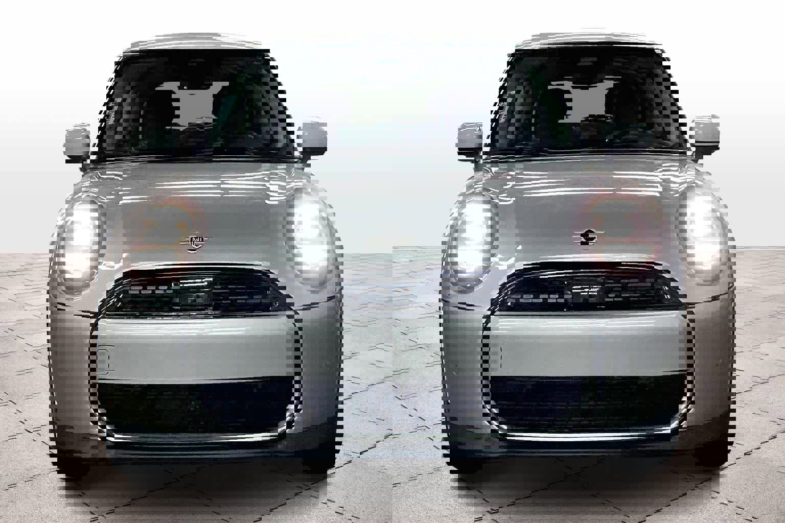 Used 2025 MINI Cooper 2-Door Hardtop image 3