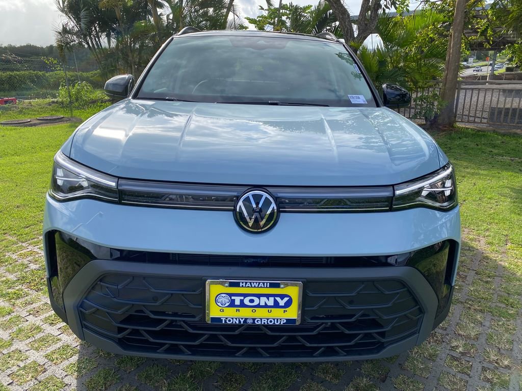 New 2026 Volkswagen Taos SE FWD image 2