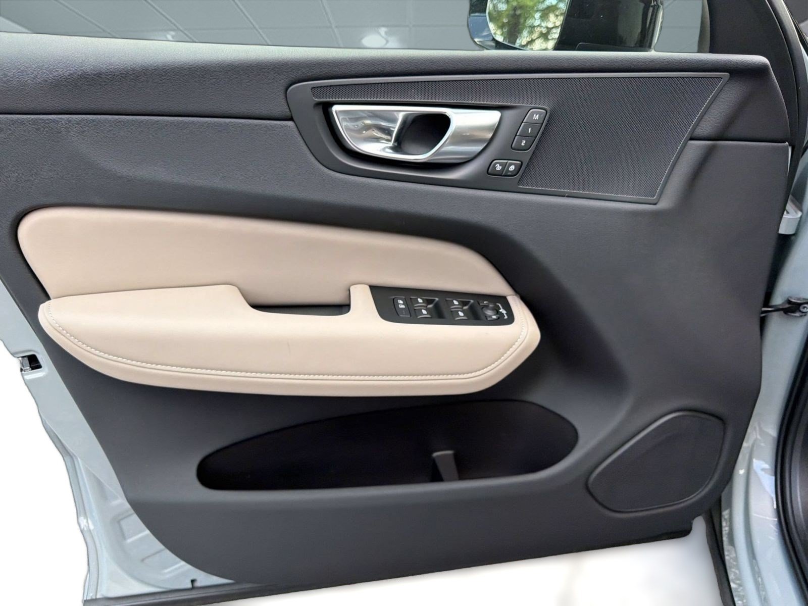 New 2026 Volvo XC60 B5 Plus w/ Climate Package AWD/4WD image 13