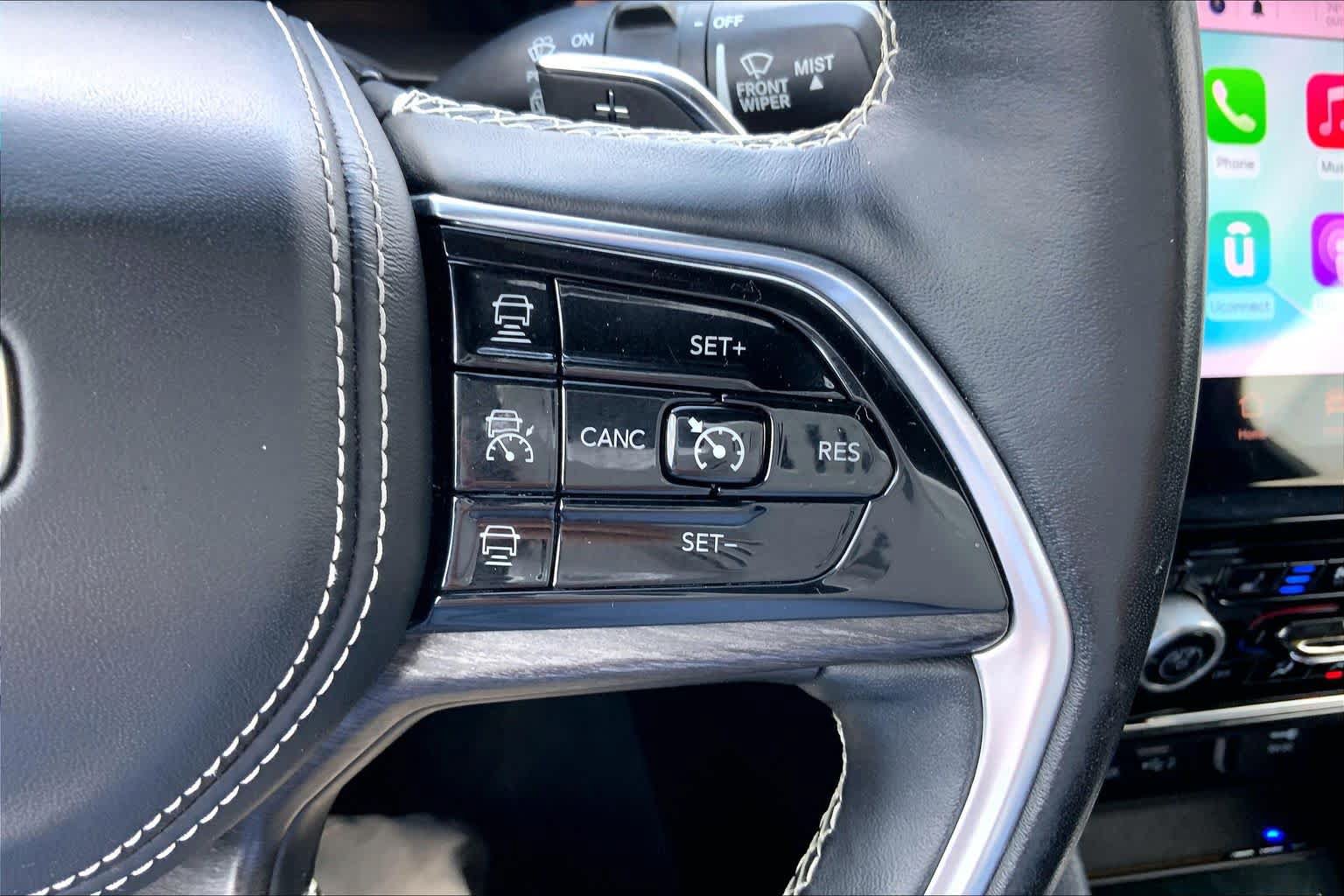 Used 2021 Jeep Grand Cherokee L Overland w/ Luxury Tech Group IV AWD/4WD image 24