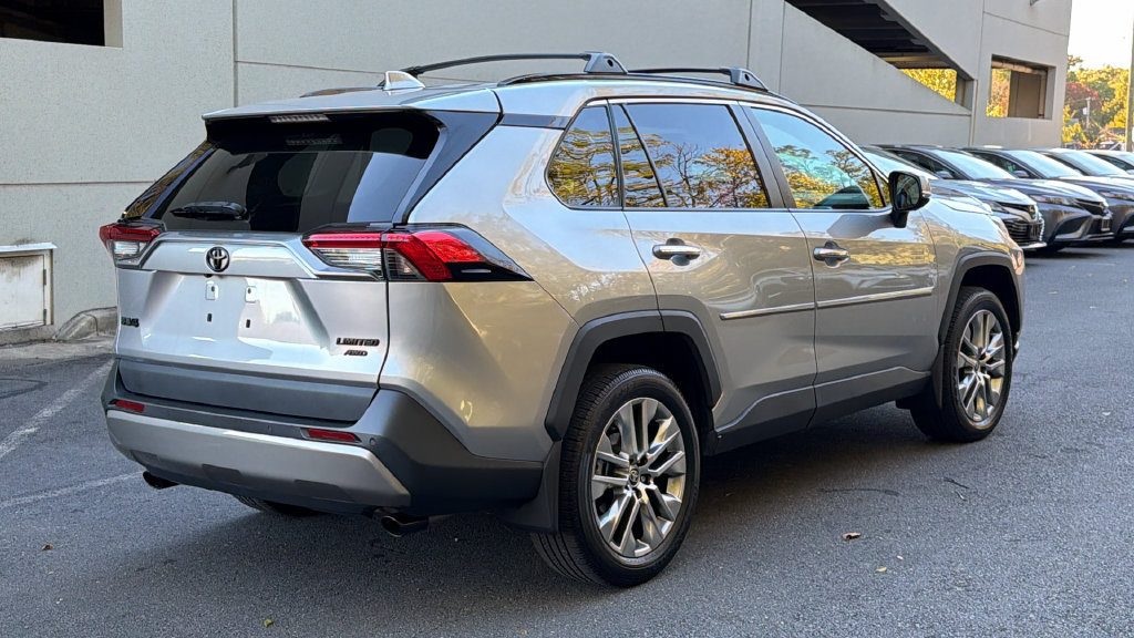 Used 2023 Toyota RAV4 Limited AWD/4WD image 4