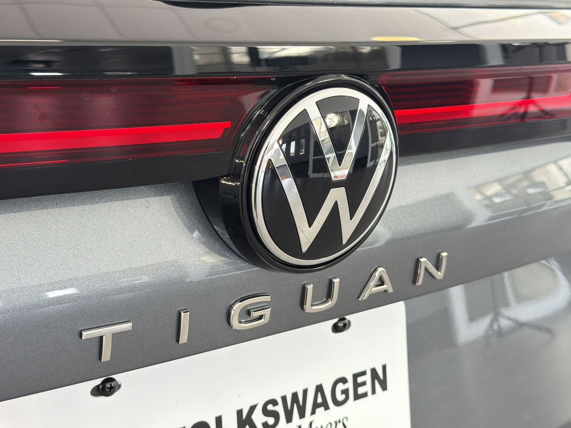 New 2026 Volkswagen Tiguan SE FWD image 33