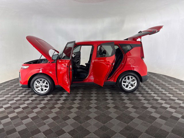 Used 2022 Kia Soul LX w/ Technology Package FWD image 11