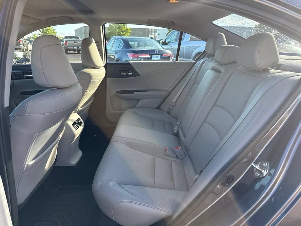 Used 2016 Honda Accord Touring image 14