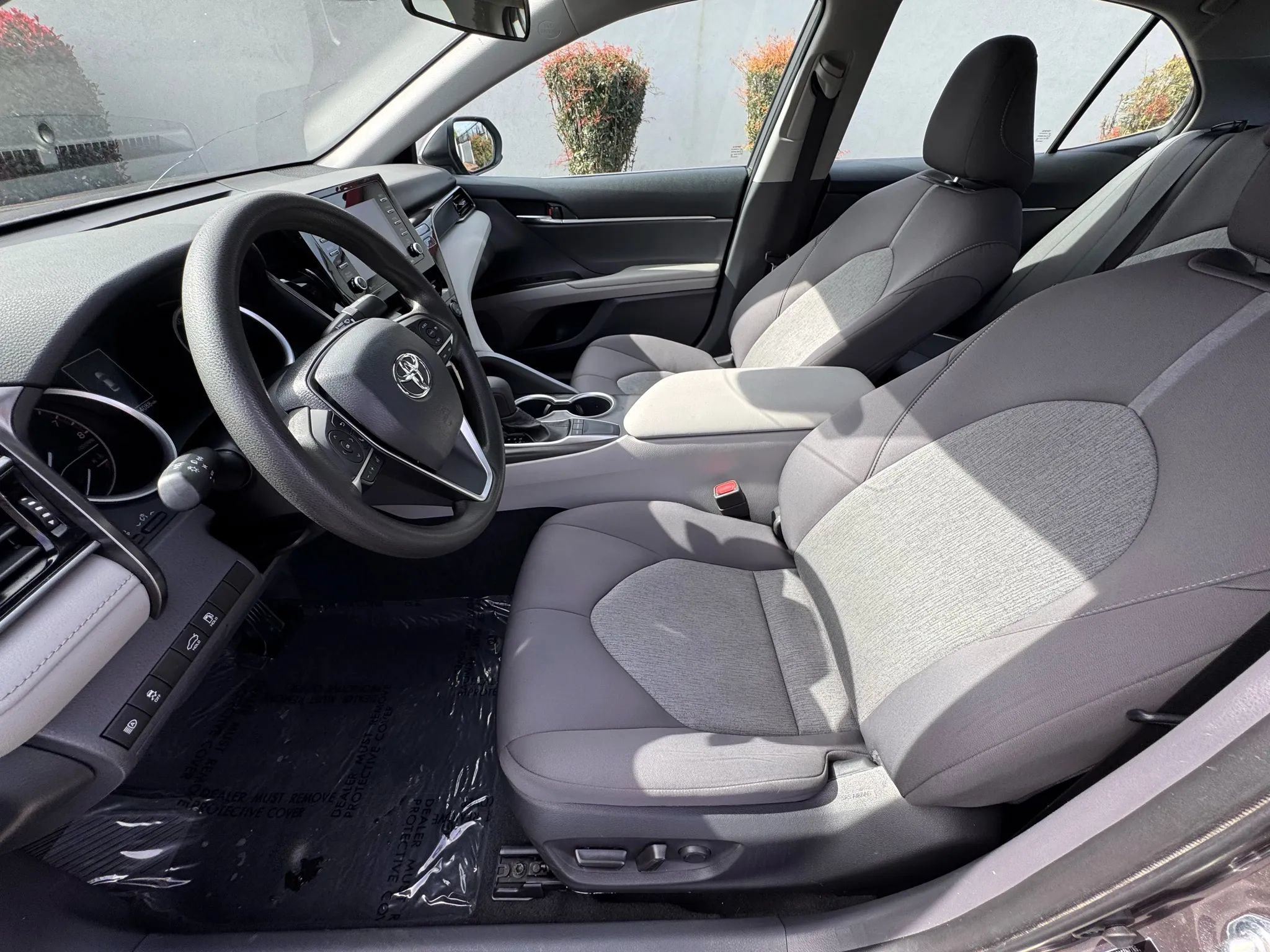 Used 2022 Toyota Camry LE FWD image 11