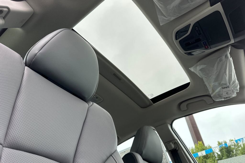 Used 2025 Subaru Legacy Limited image 18