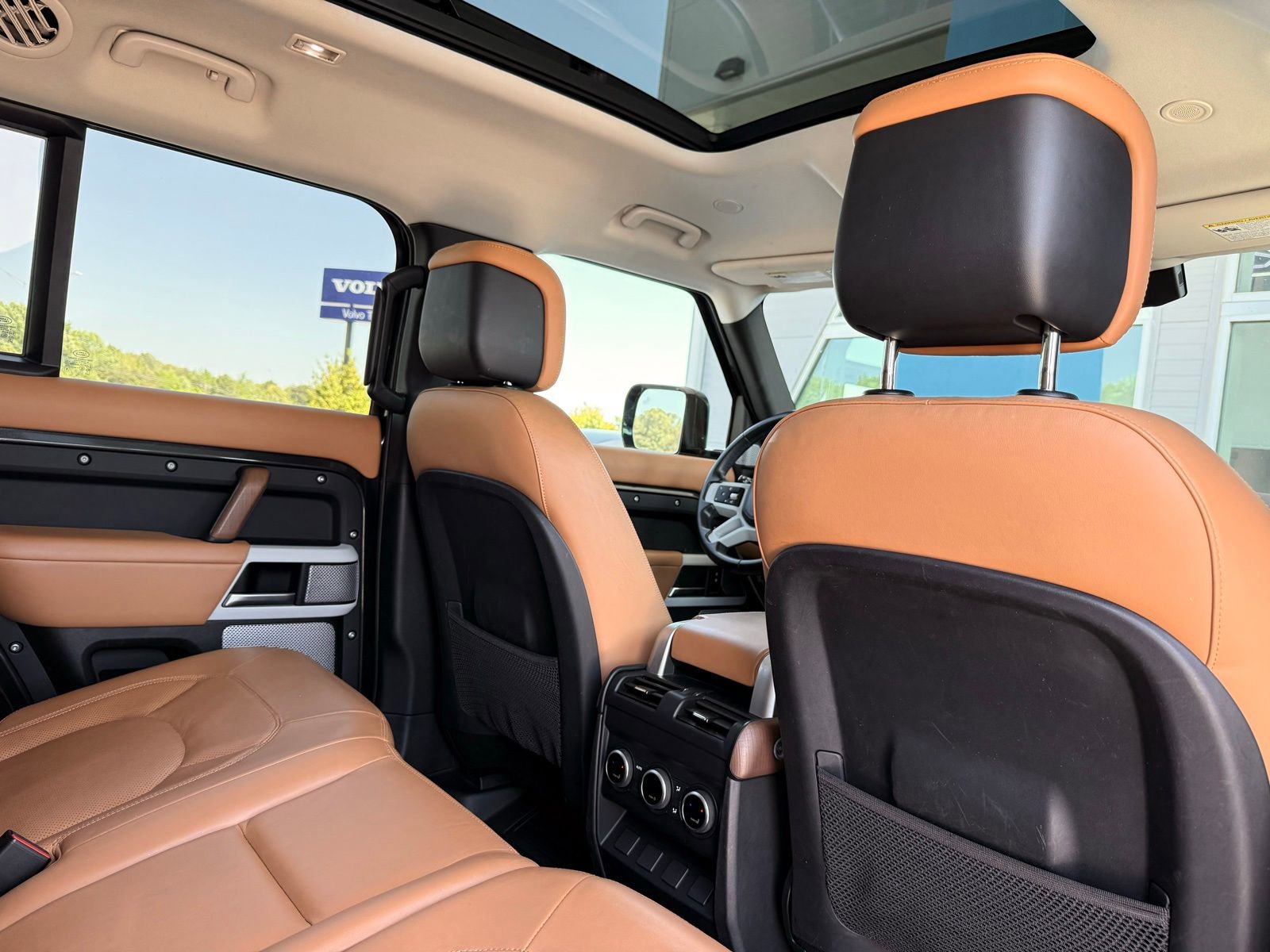Used 2023 Land Rover Defender 130 First Edition AWD/4WD image 29