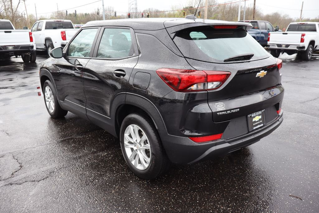 Used 2023 Chevrolet TrailBlazer LS image 3