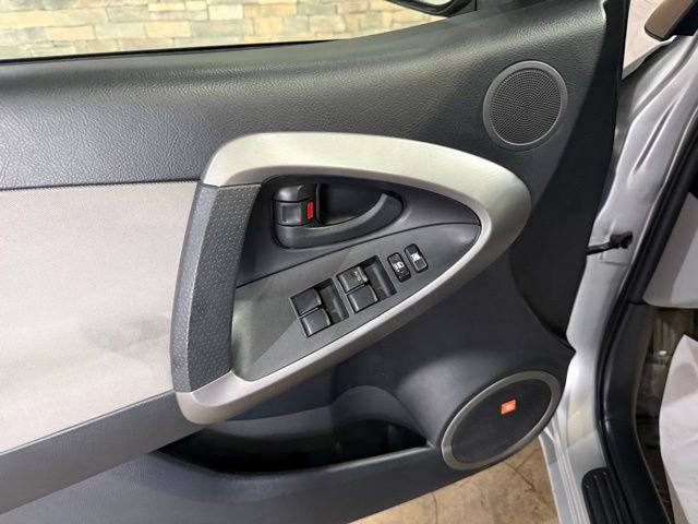 Used 2007 Toyota RAV4 Limited AWD/4WD image 11