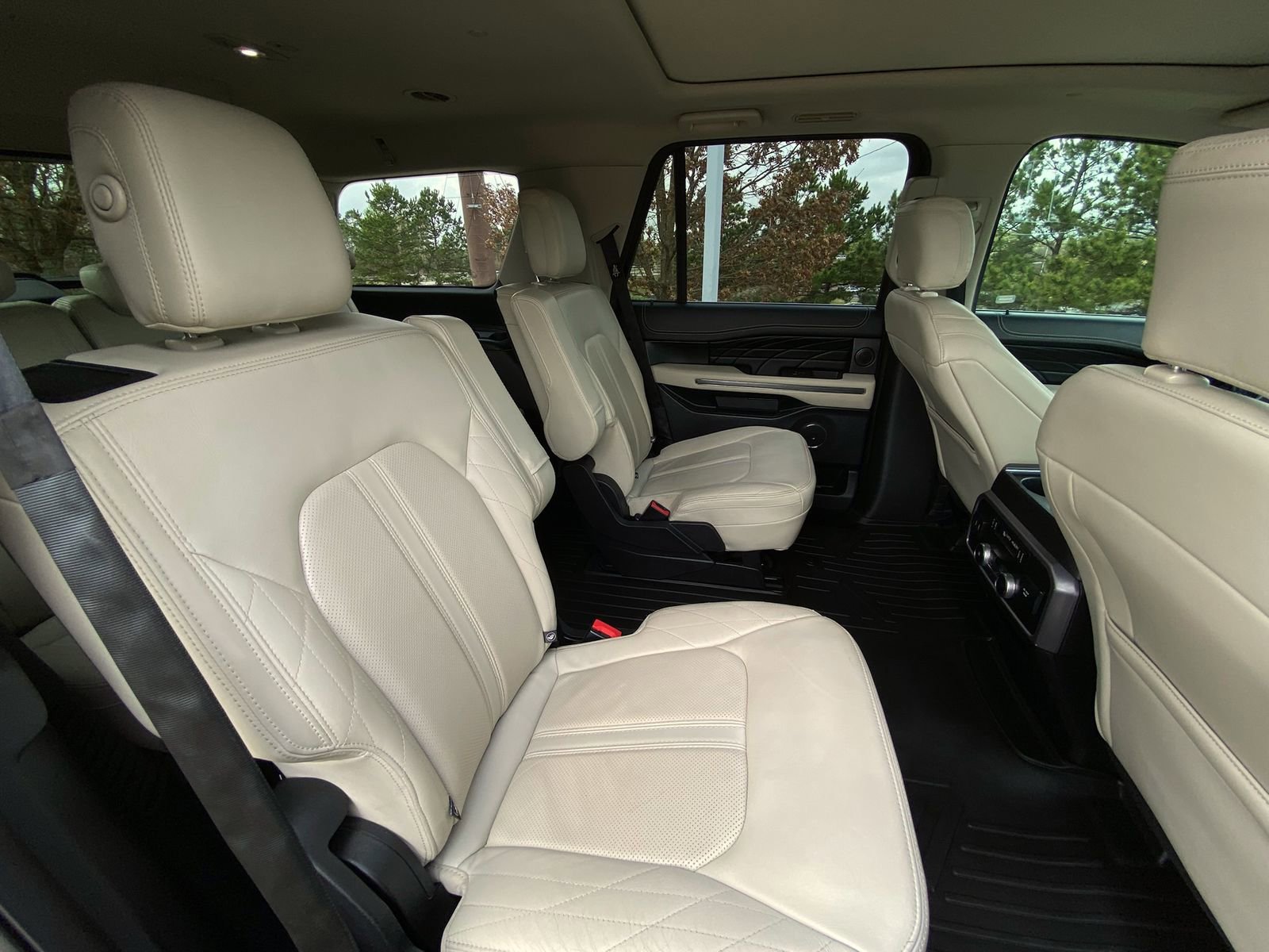 Used 2020 Ford Expedition Platinum image 27