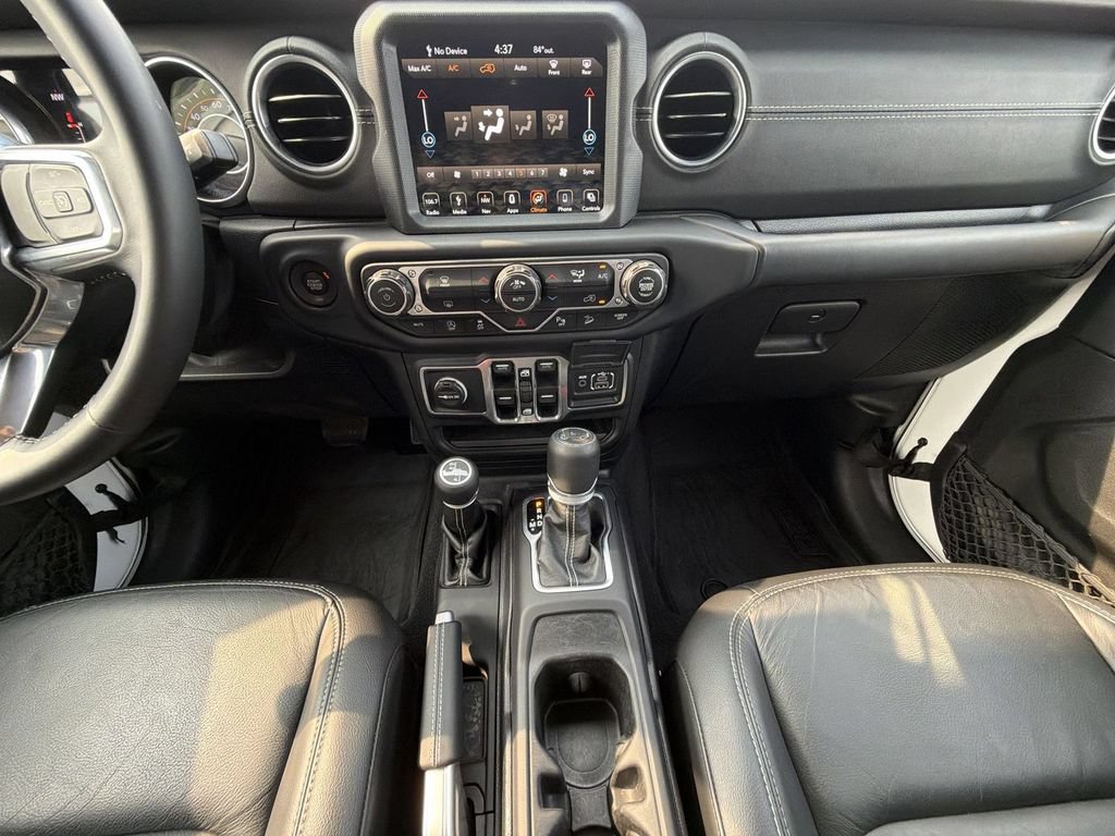 Used 2018 Jeep Wrangler Unlimited Sahara AWD/4WD image 24