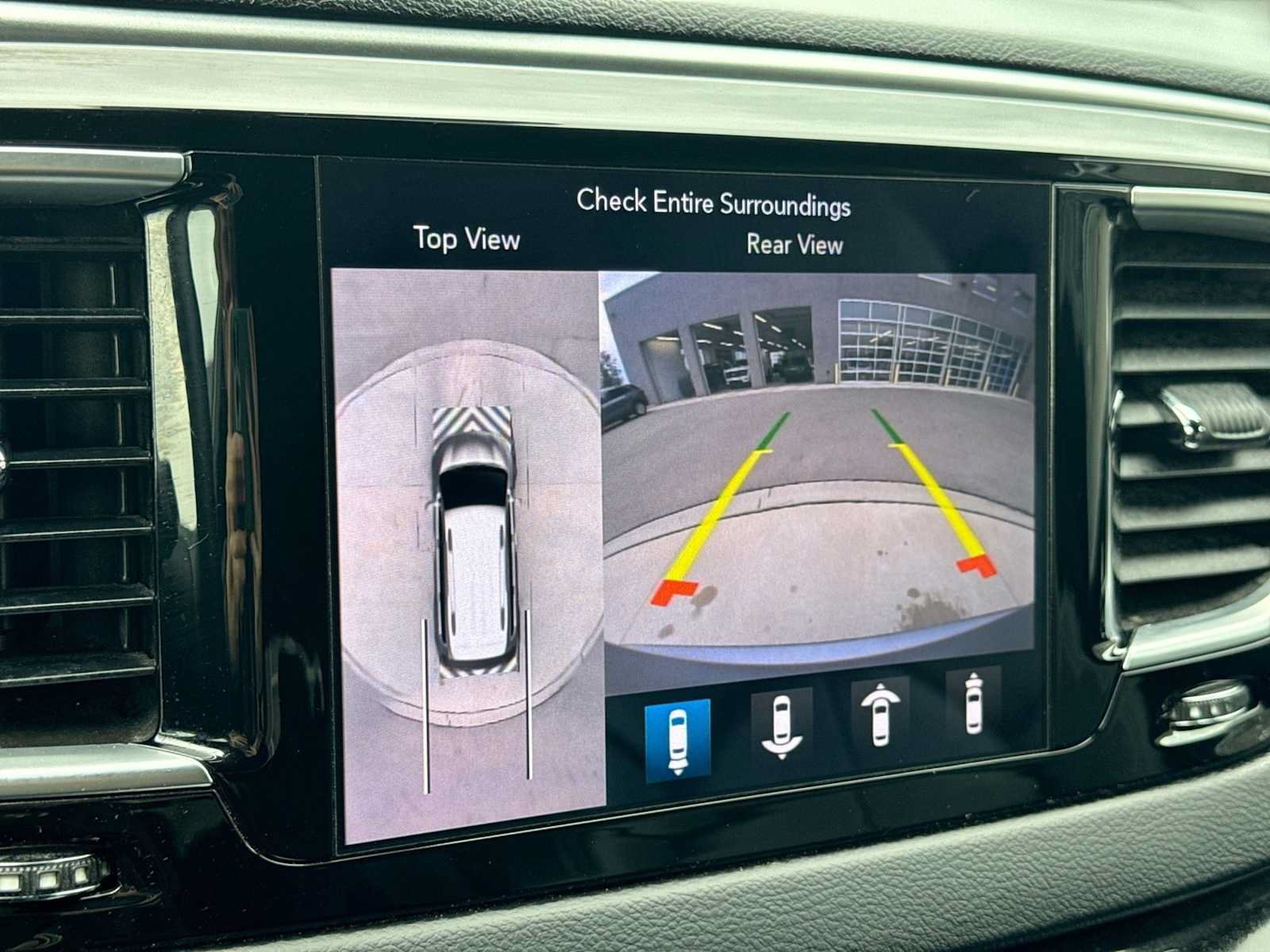 Used 2018 Chrysler Pacifica Touring-L w/ Advanced Safetytec Group FWD image 30