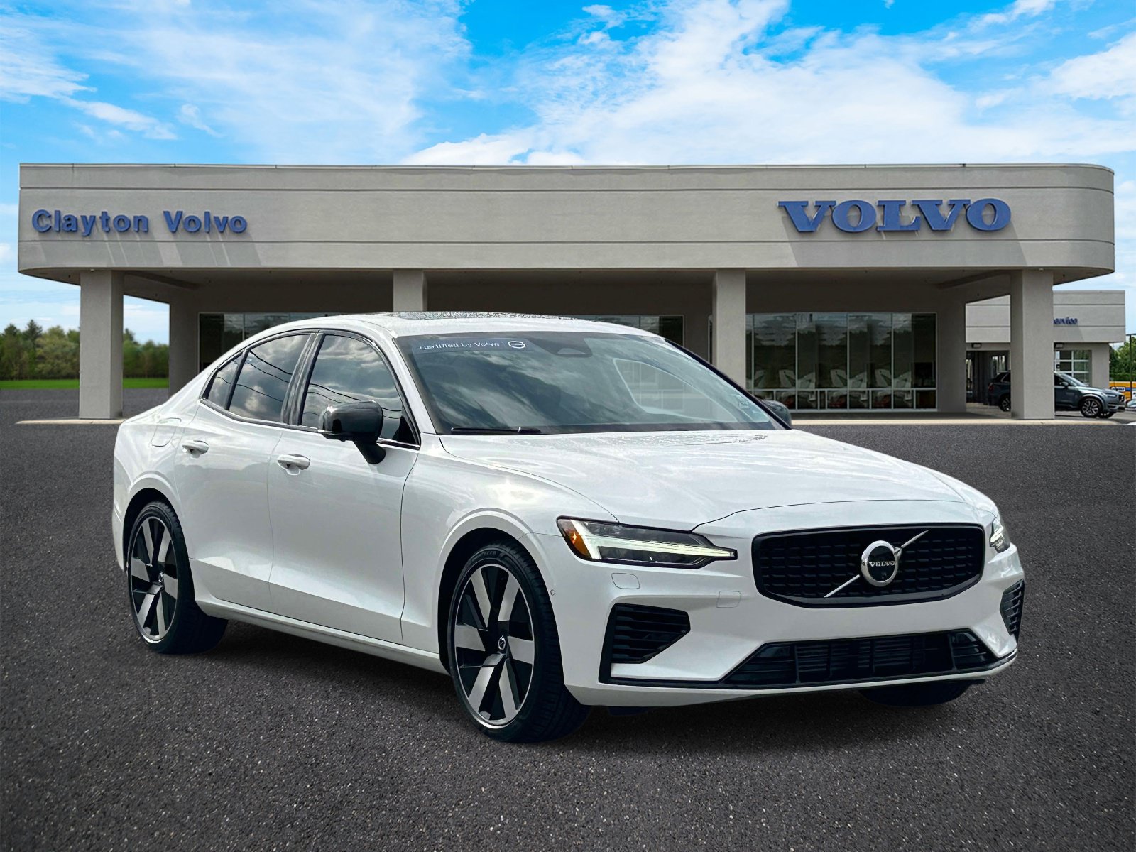 Certified 2024 Volvo S60 T8 Plus w/ Climate Package AWD/4WD image 1