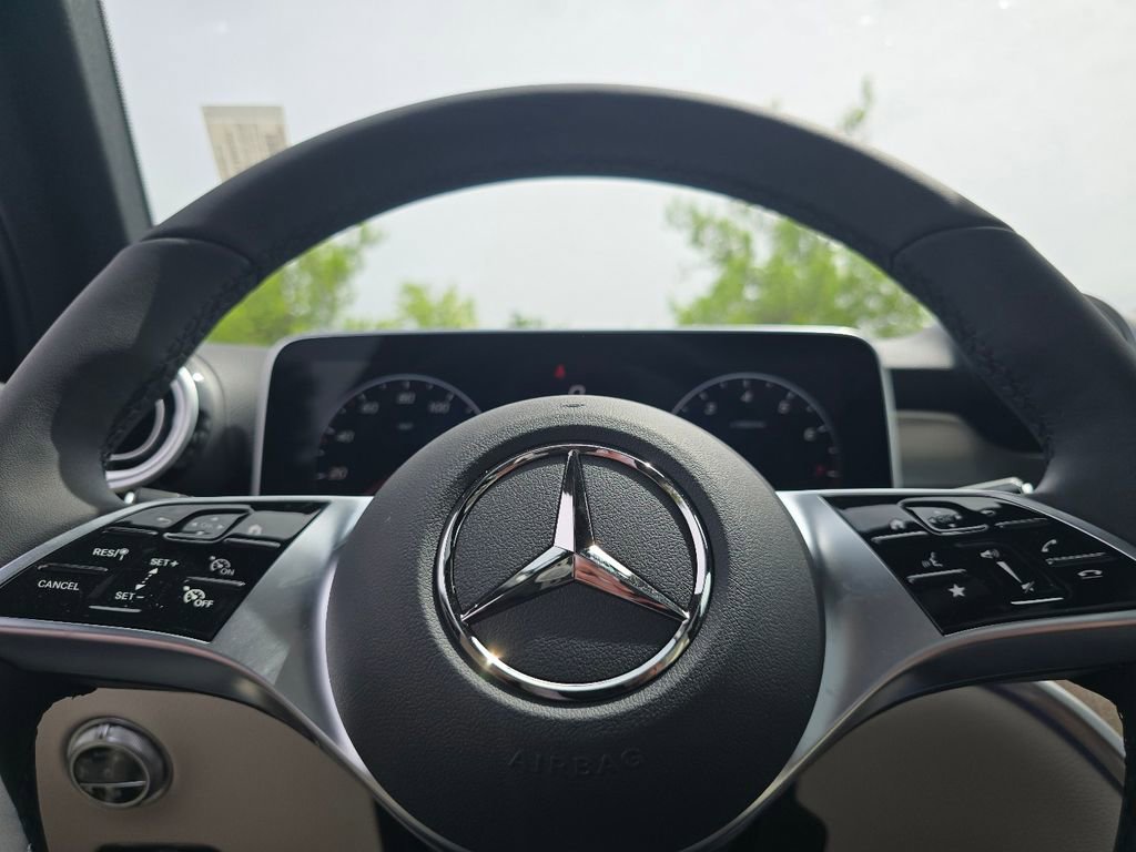 New 2026 Mercedes-Benz GLC 300 4MATIC image 29