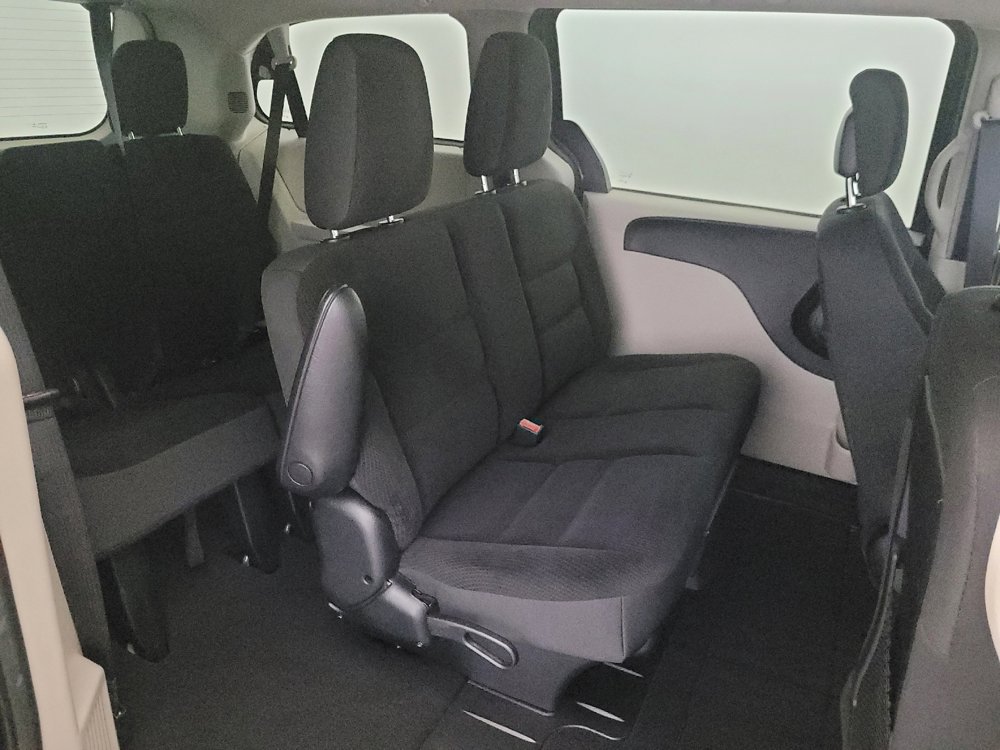 Used 2018 Dodge Grand Caravan SE image 19