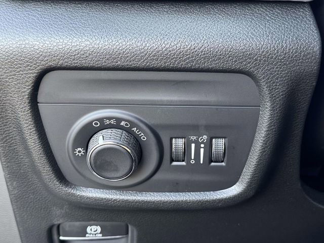 New 2025 Jeep Grand Cherokee Laredo X w/ Luxury Tech Group I image 8