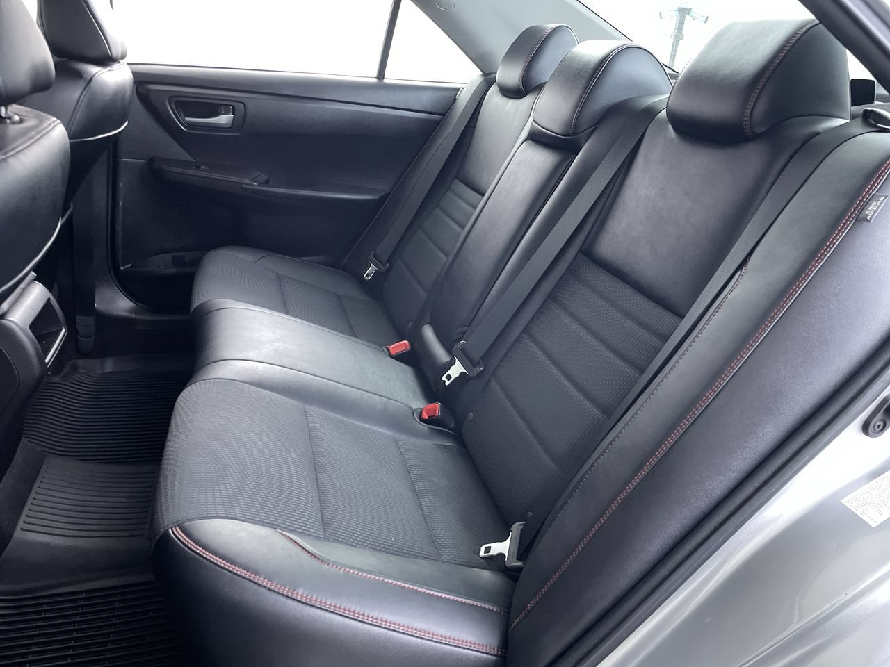 Used 2017 Toyota Camry SE FWD image 21