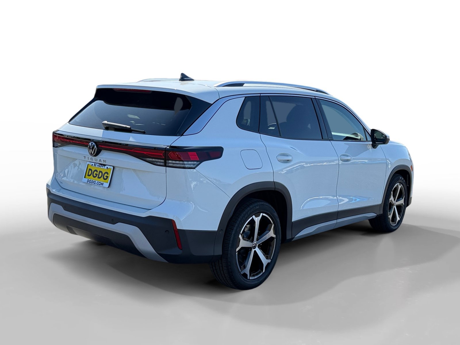 New 2026 Volkswagen Tiguan SE FWD image 5