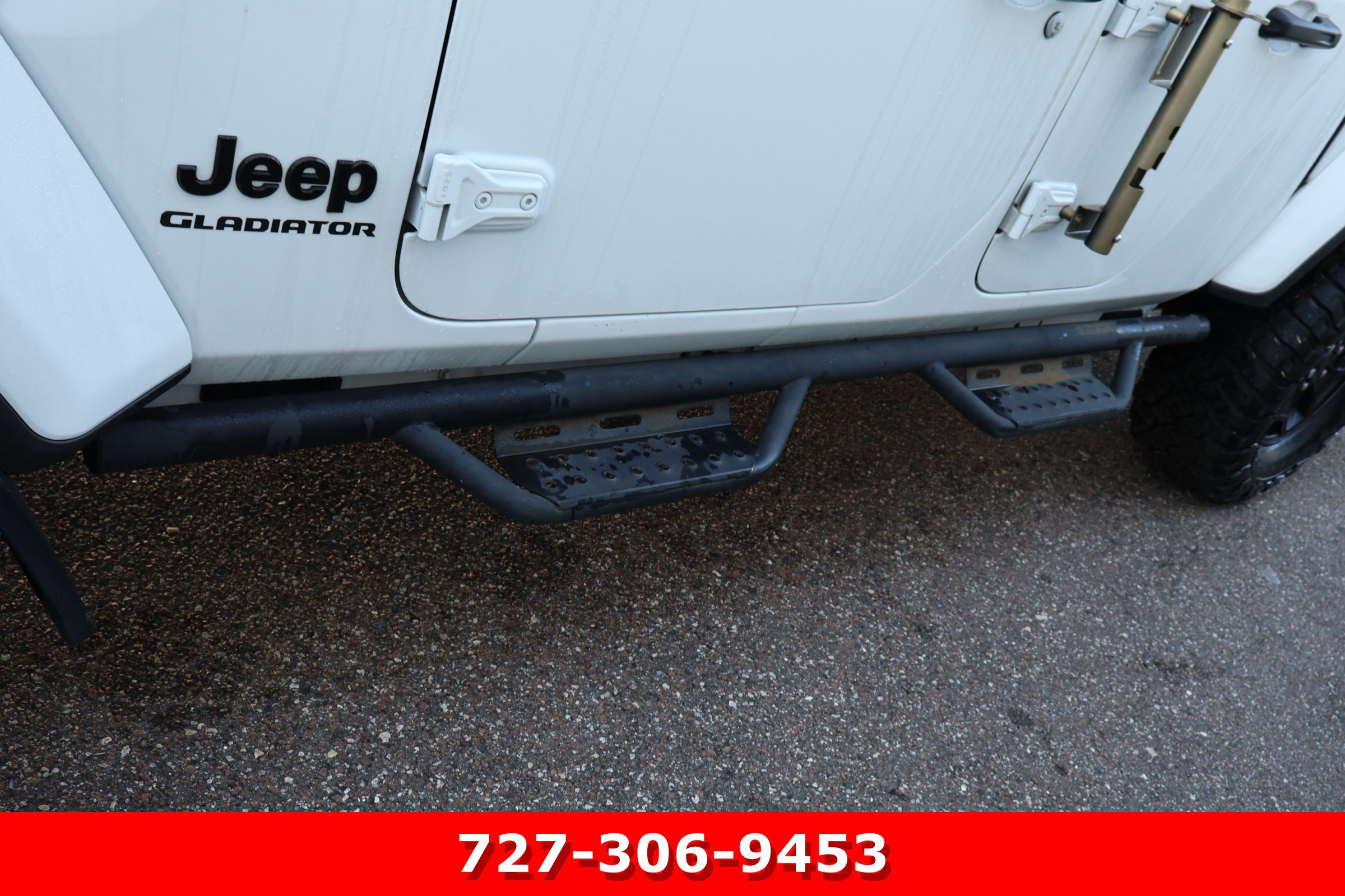 Used 2021 Jeep Gladiator Willys image 13