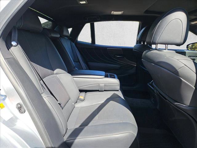 Used 2022 Lexus LS 500 w/ Cold Weather Package (CK) RWD image 19