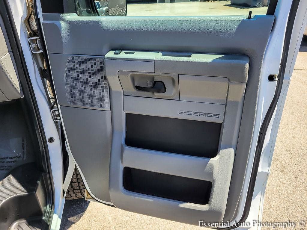 Used 2011 Ford E-350 and Econoline 350 XLT RWD image 19