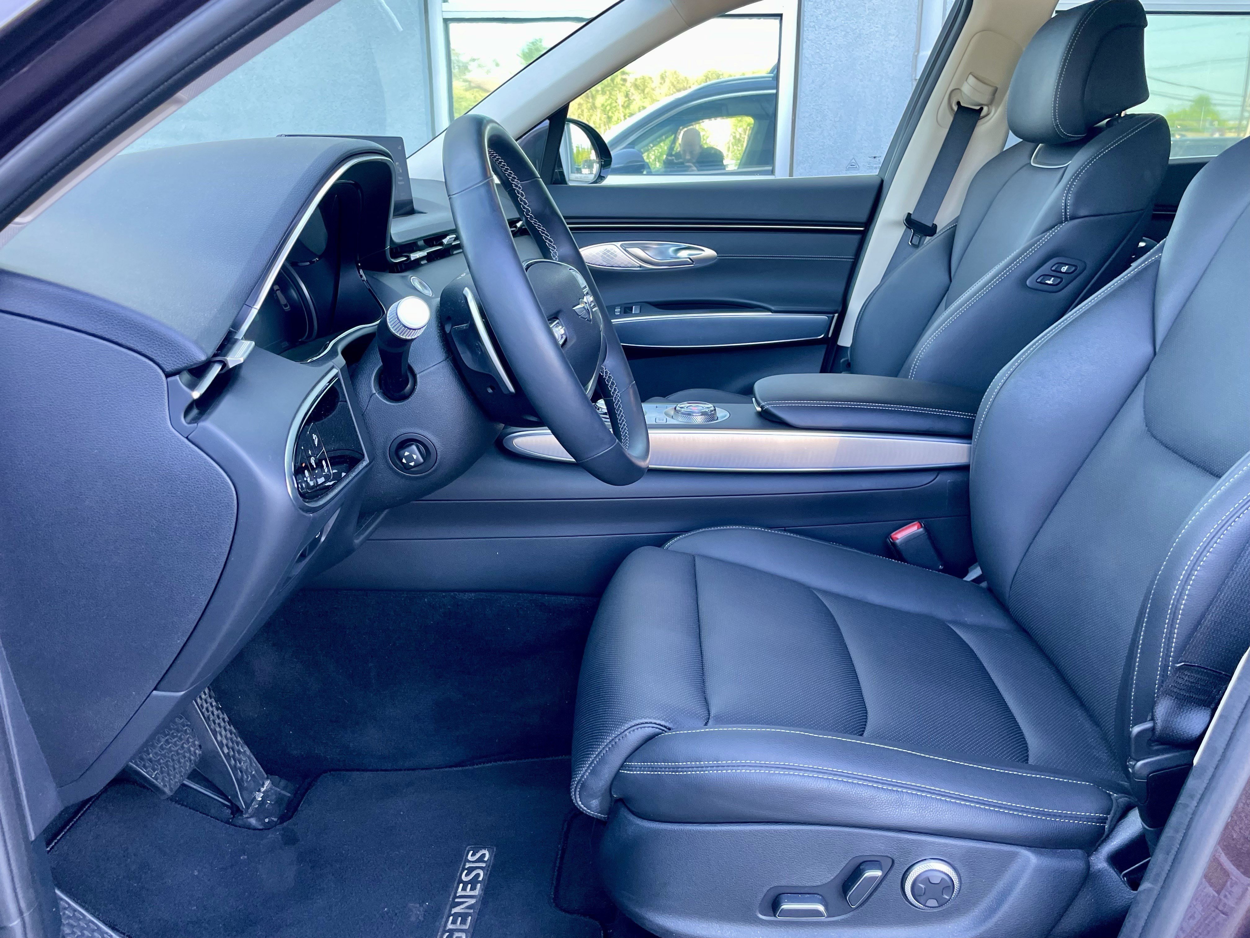 Used 2023 Genesis GV70 2.5T w/ Select Package AWD/4WD image 14