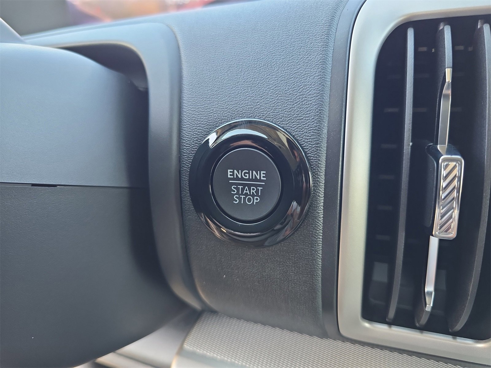 New 2025 Ford Expedition Active image 26