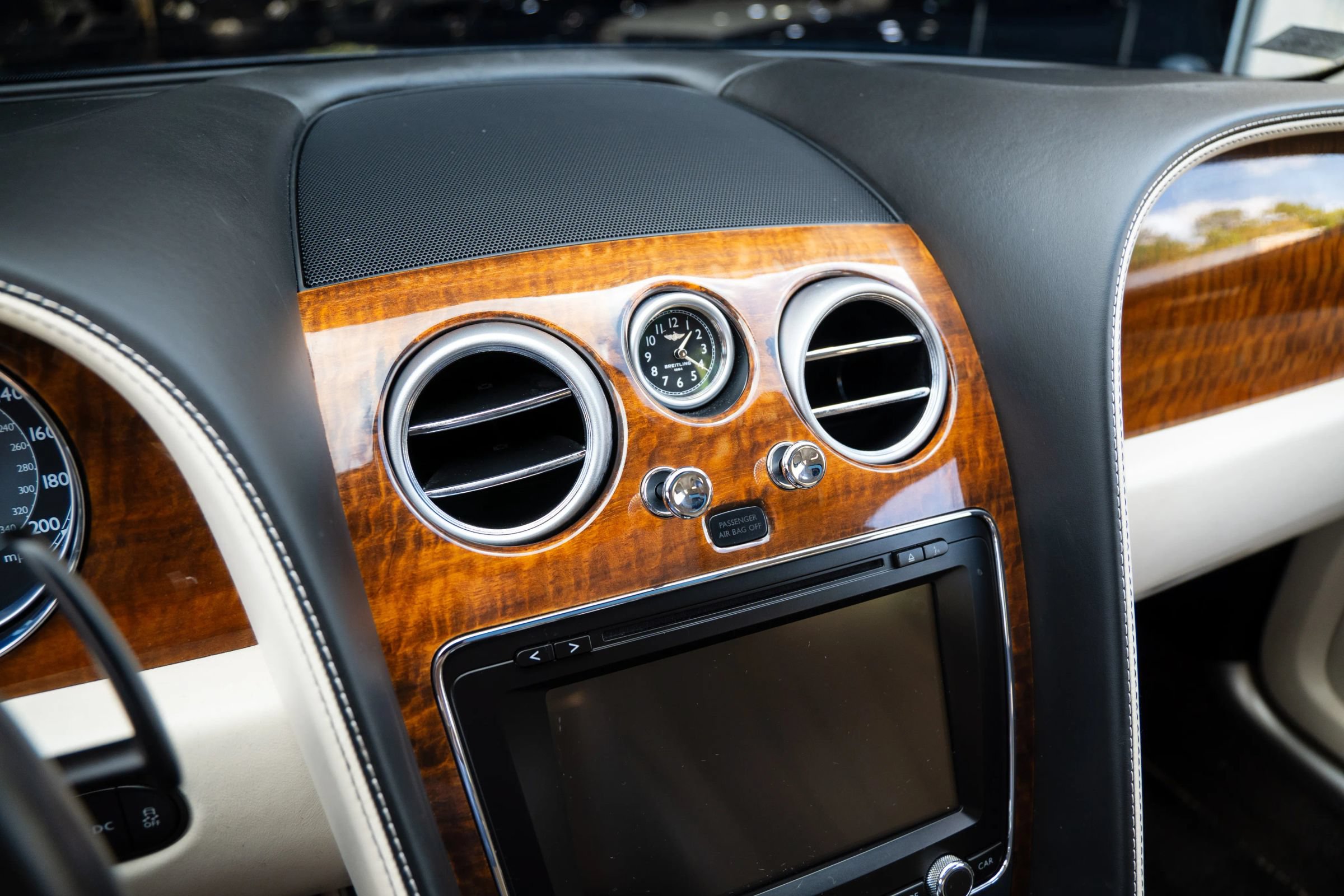 Used 2015 Bentley Flying Spur V8 AWD/4WD image 39