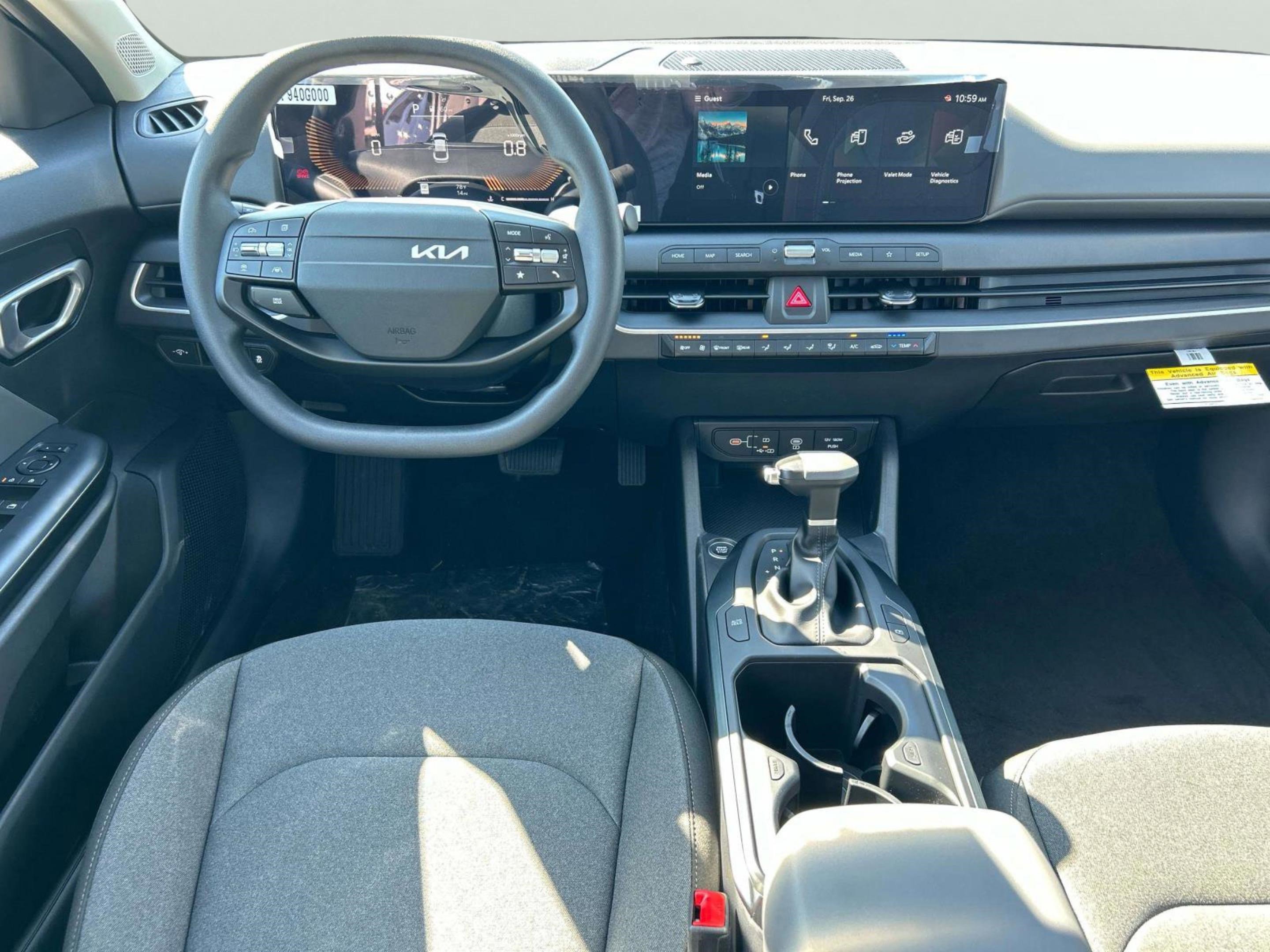 New 2025 Kia K4 LXS image 12