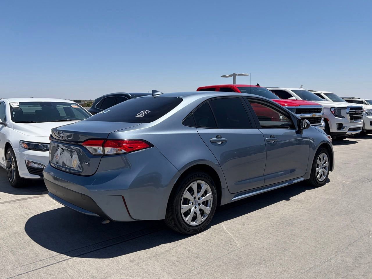 Used 2020 Toyota Corolla LE w/ Carpet Mat Package (TMS) FWD image 3