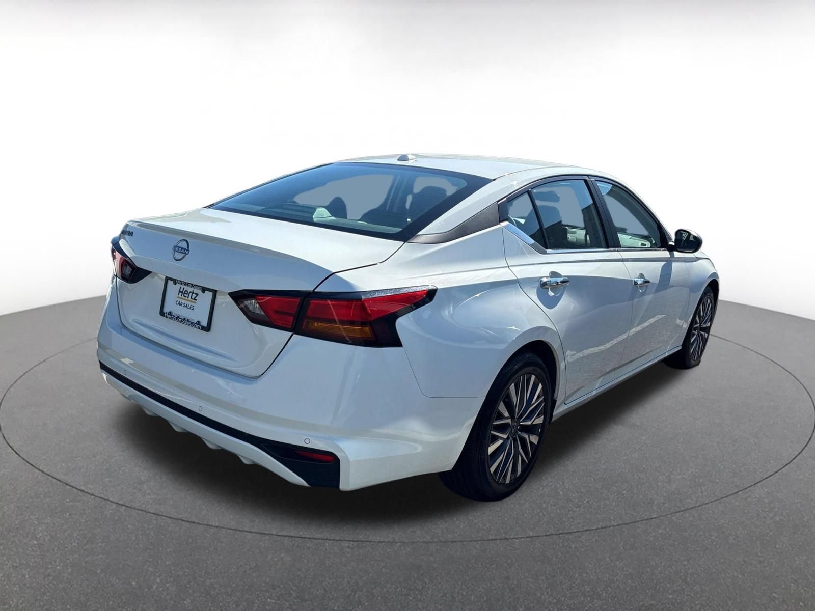 Used 2025 Nissan Altima 2.5 SV FWD image 18