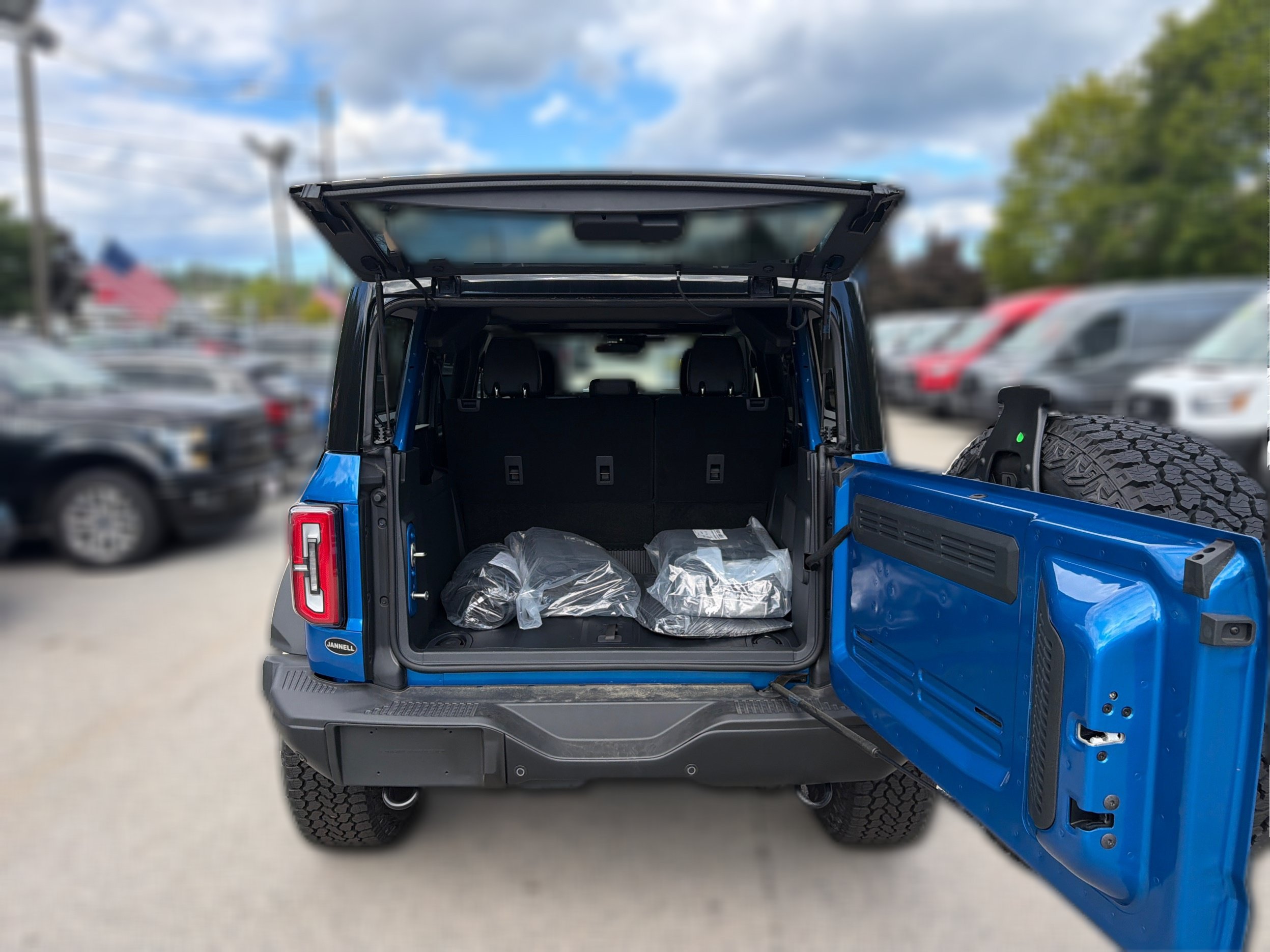 New 2025 Ford Bronco Badlands w/ Sasquatch Package AWD/4WD image 13
