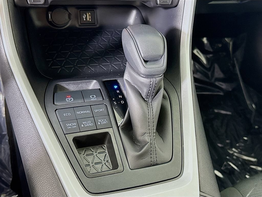 Certified 2025 Toyota RAV4 XLE AWD/4WD image 11