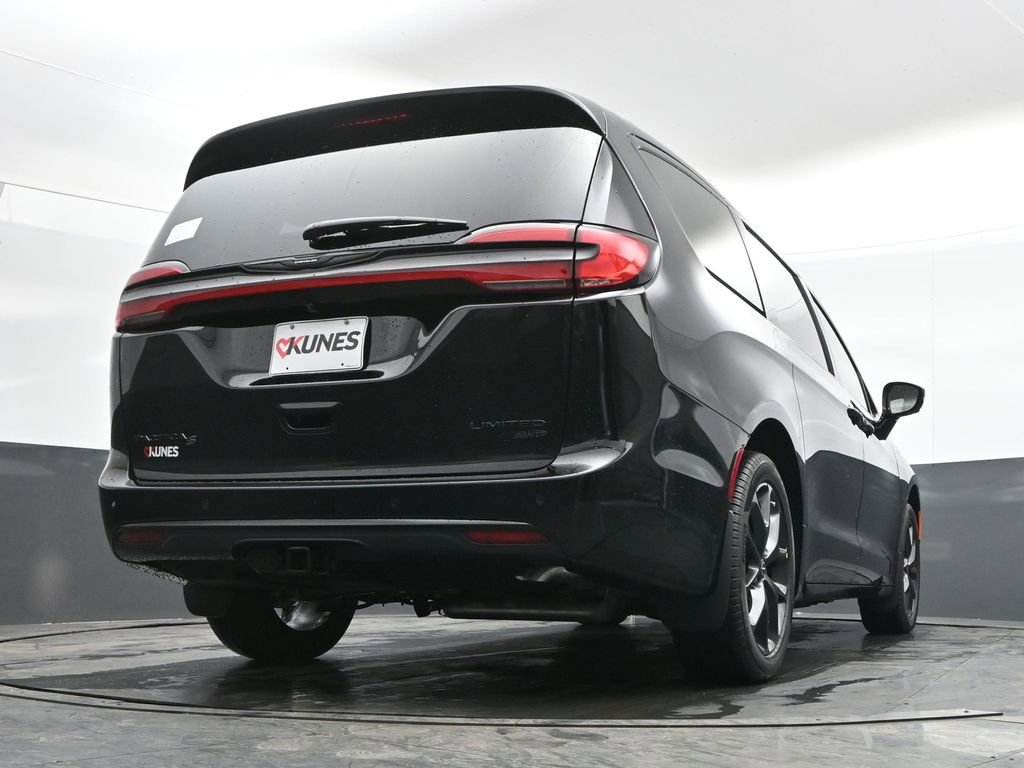 New 2026 Chrysler Pacifica Limited w/ S Appearance Package AWD/4WD image 38