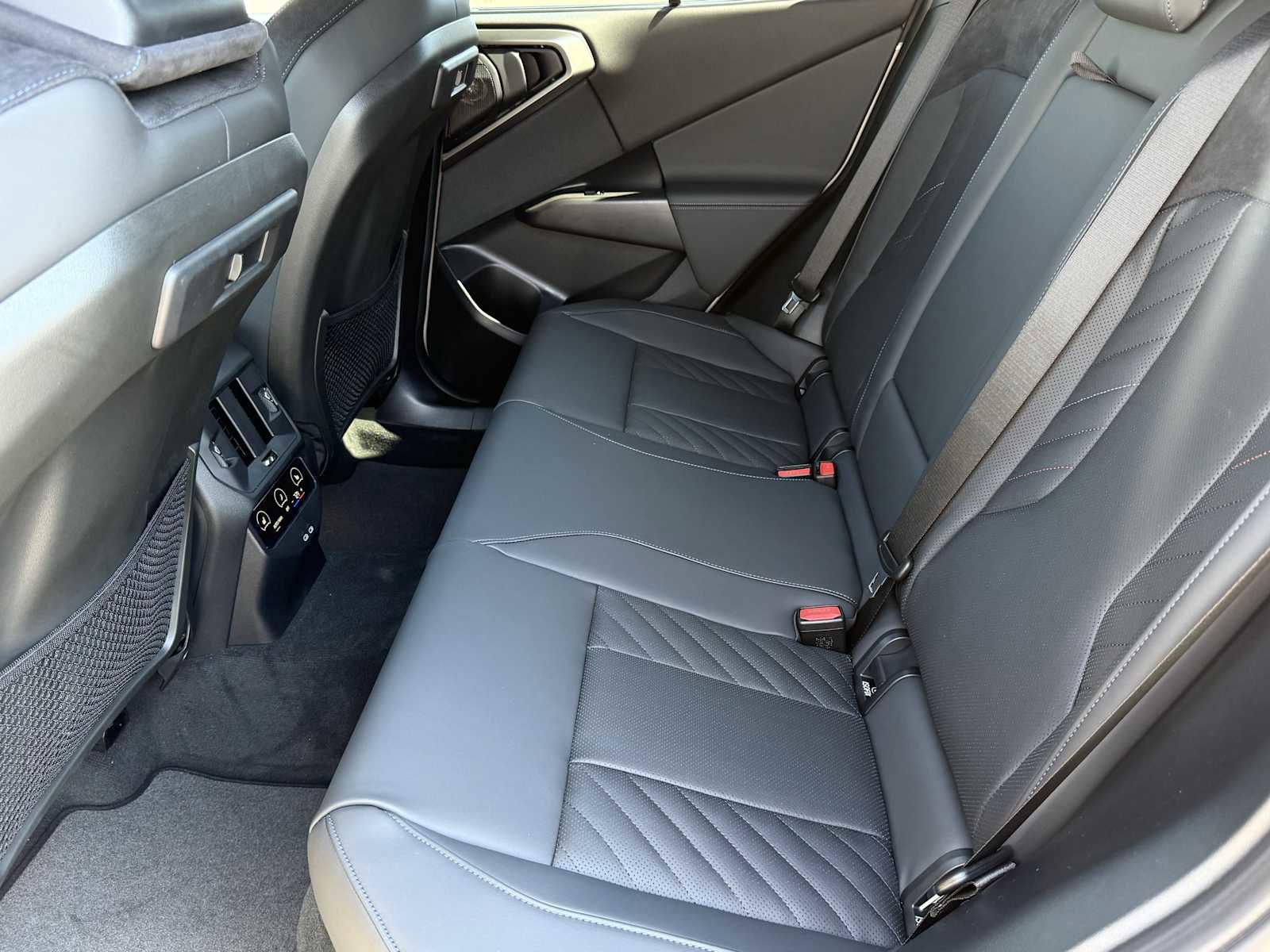 New 2025 BMW X3 xDrive30i w/ Premium Package image 39