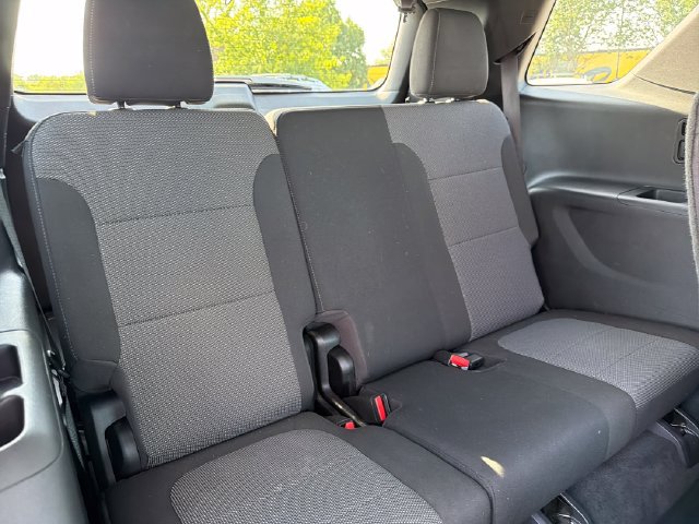 Used 2022 Chevrolet Traverse LT FWD image 28