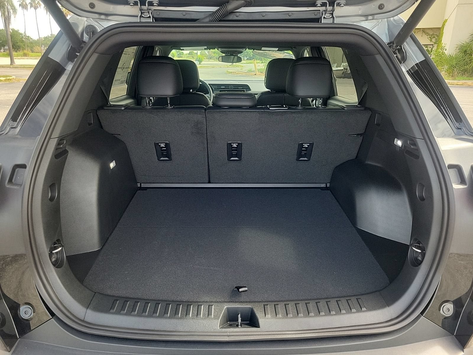 New 2027 GMC Terrain Elevation w/ Elevation Premium Package FWD image 7