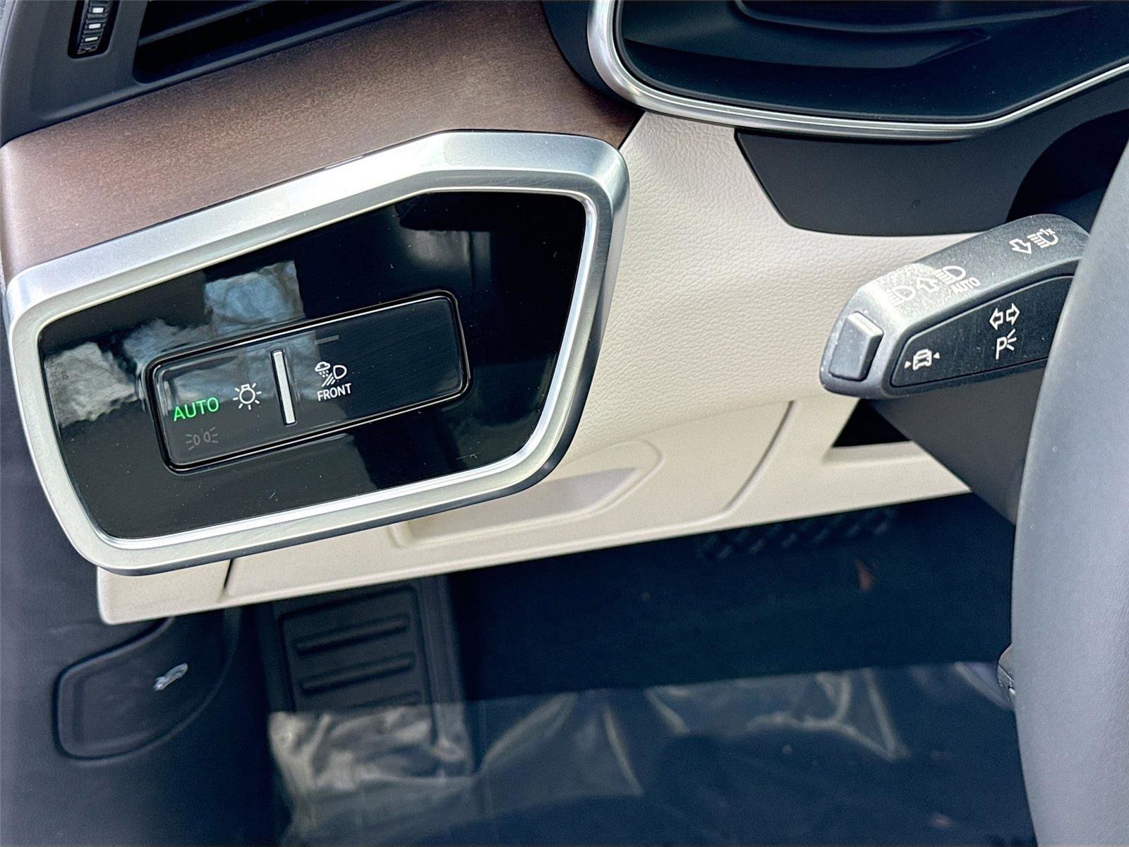 Certified 2025 Audi A6 3.0T Premium w/ Convenience Package AWD/4WD image 10