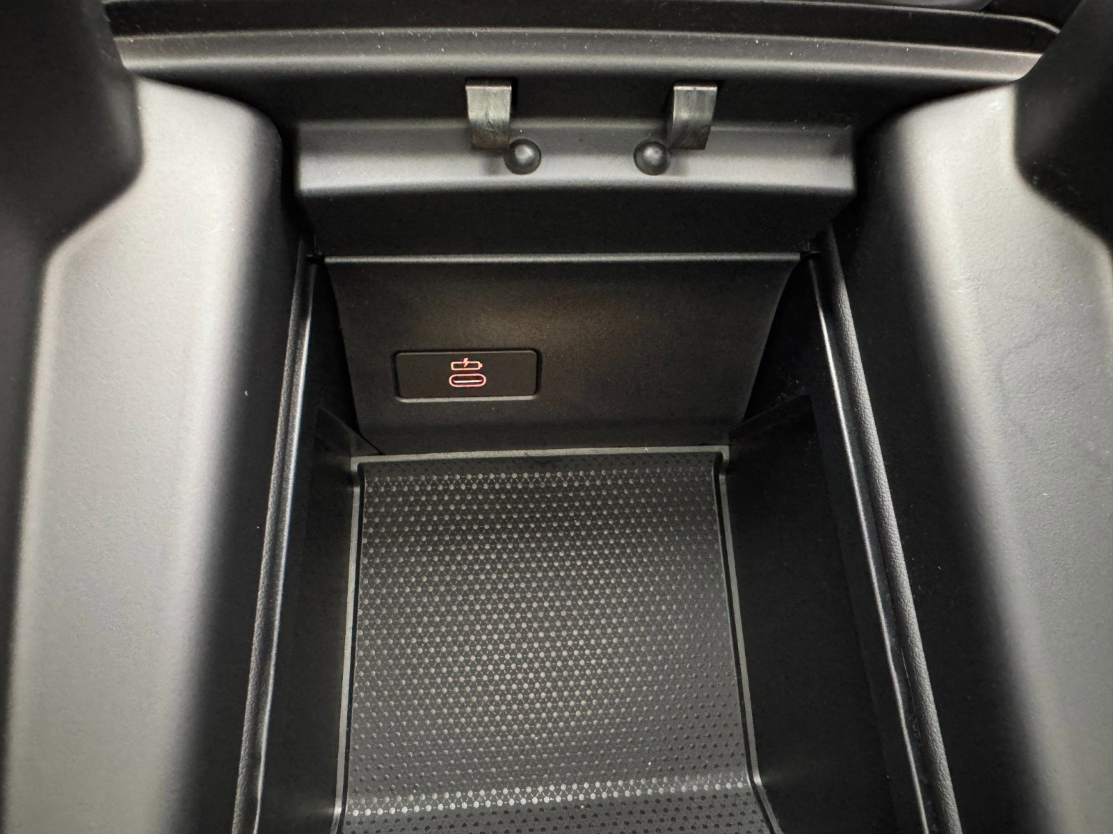 Used 2024 BMW X5 xDrive50e w/ M Sport Package image 39