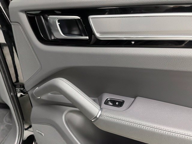 Used 2022 Porsche Cayenne Platinum Edition AWD/4WD image 50