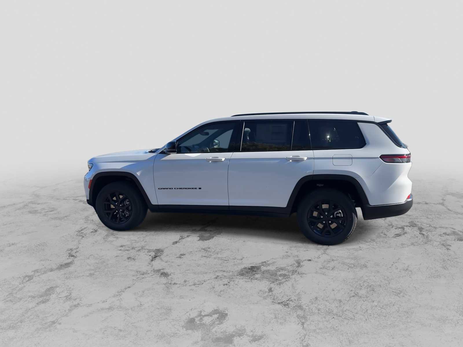 New 2025 Jeep Grand Cherokee L Altitude image 5