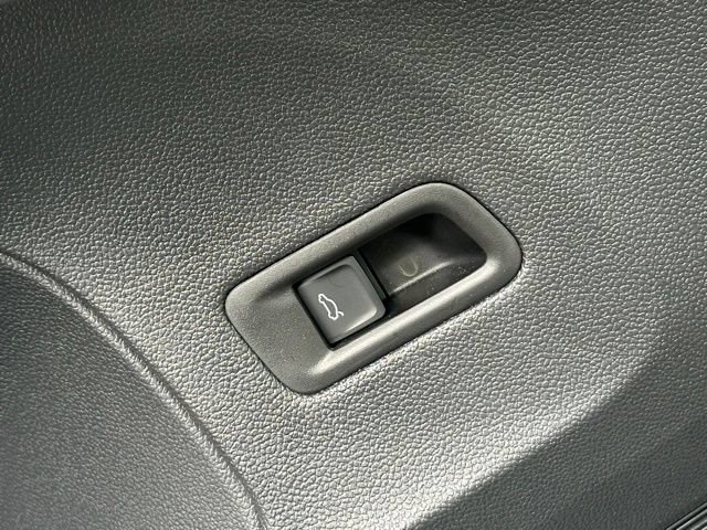 Certified 2025 Volkswagen Atlas Peak Edition SE AWD/4WD image 25