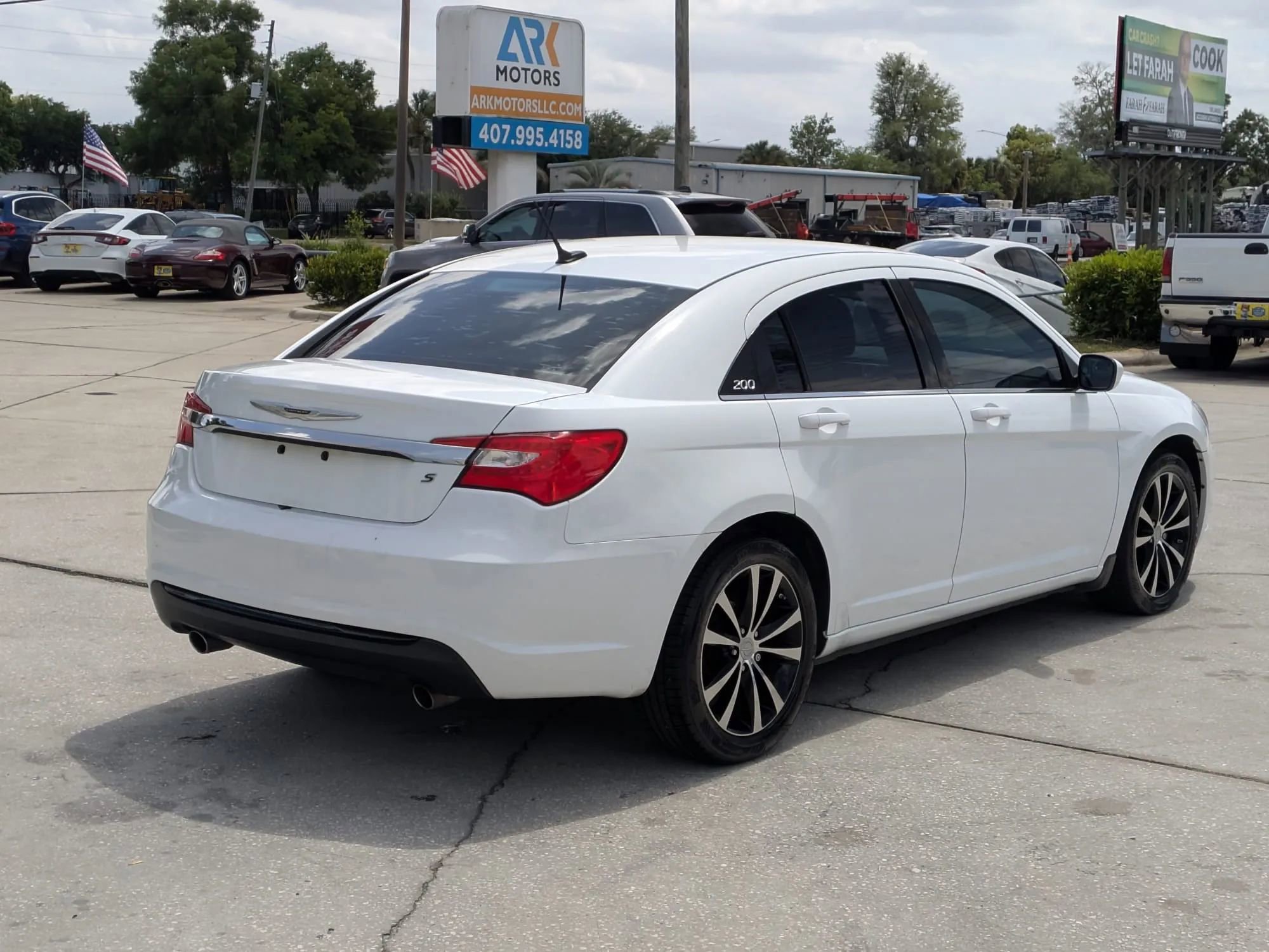 Used 2011 Chrysler 200 S image 3