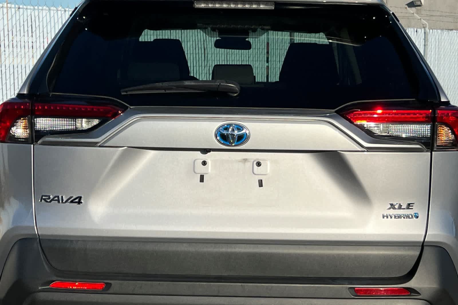 Used 2022 Toyota RAV4 XLE w/ Convenience Package AWD/4WD image 22