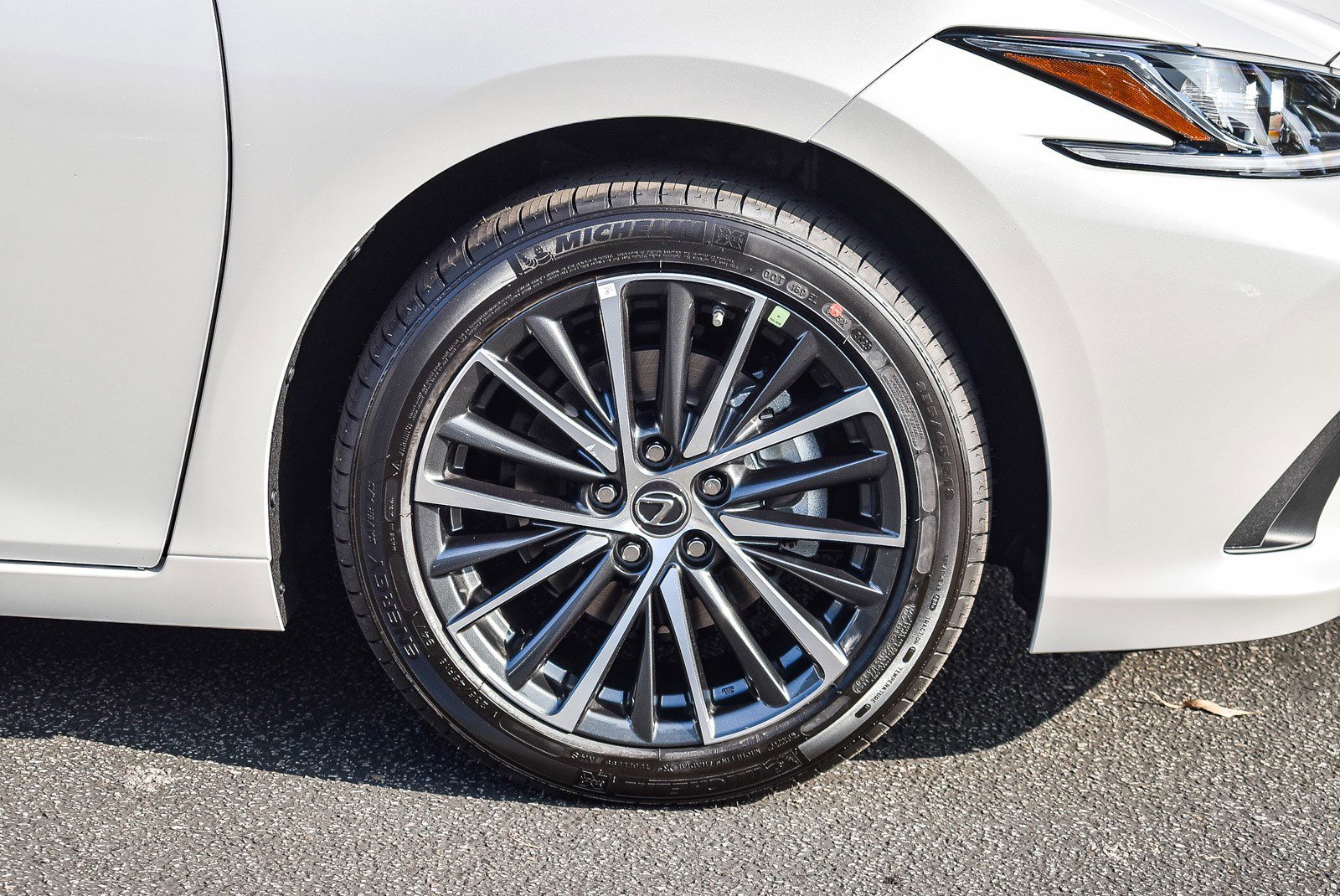 New 2025 Lexus ES 350 w/ Premium Package image 10