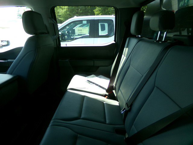 New 2025 Ford F550 4x4 Crew Cab image 8