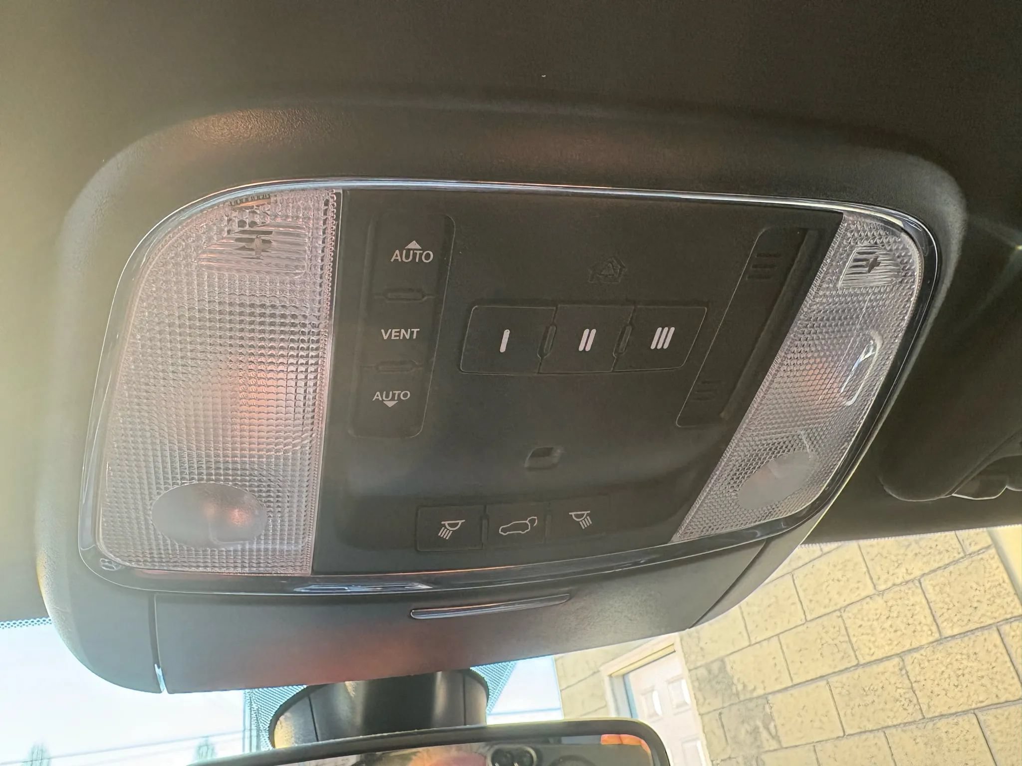 Used 2018 Jeep Grand Cherokee Limited AWD/4WD image 10