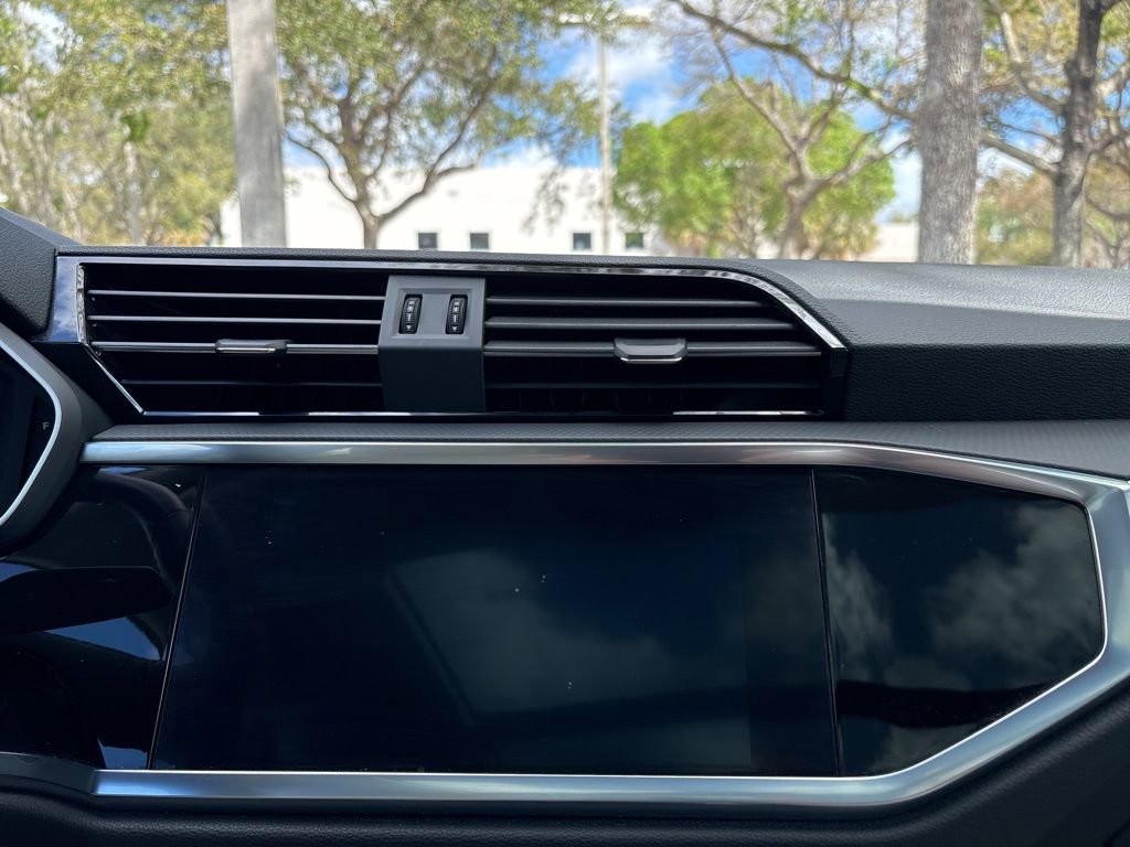 Used 2020 Audi Q3 2.0T Premium w/ Convenience Package image 21