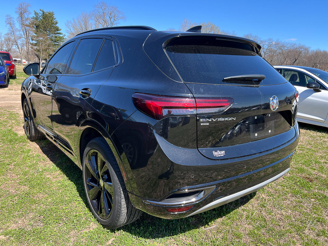 Used 2021 Buick Envision Essence w/ Sport Touring Package image 3