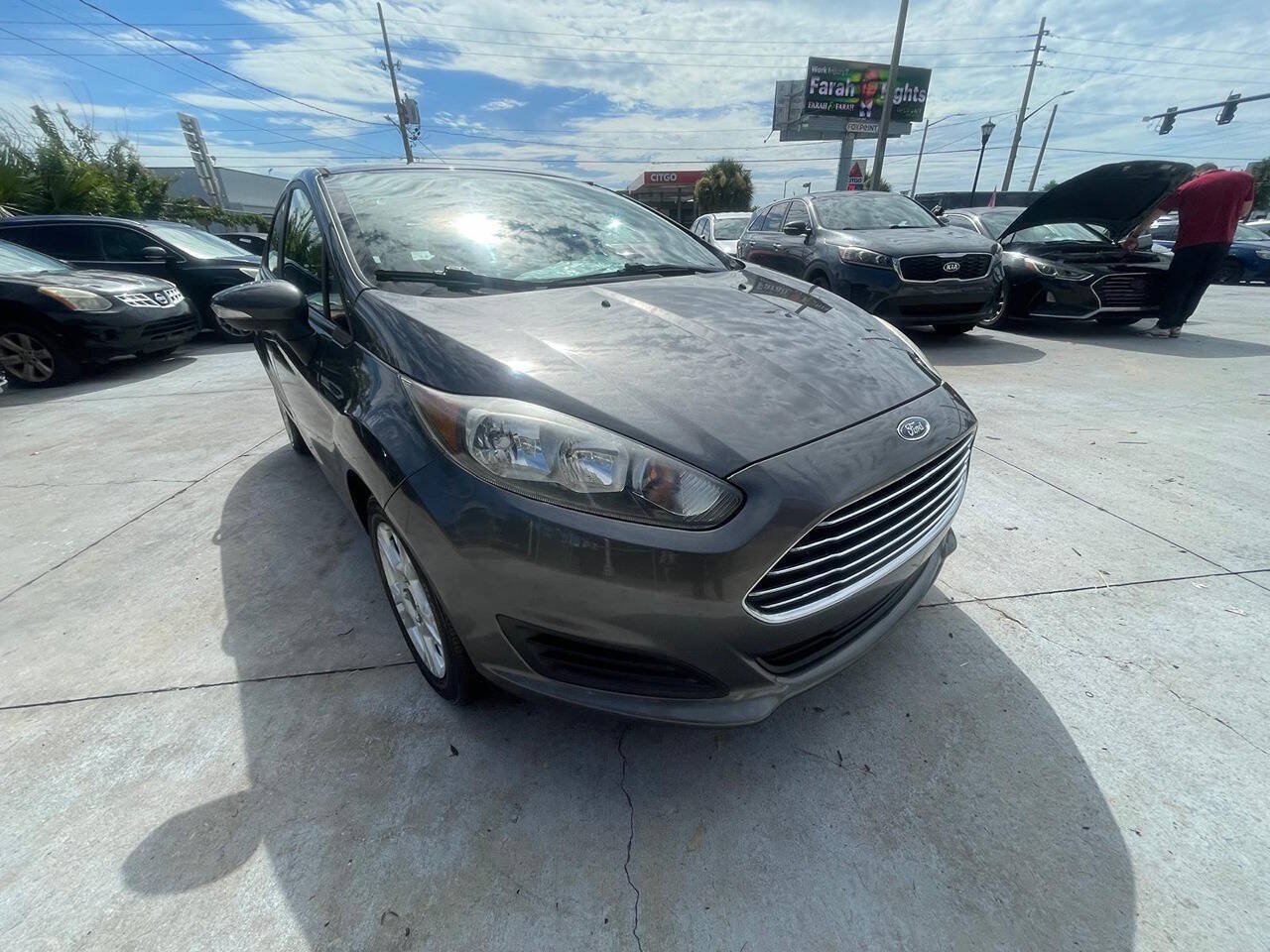 Used 2016 Ford Fiesta SE FWD image 4